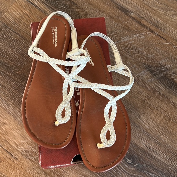 Girls White Sandals Size 4 - Picture 2 of 6